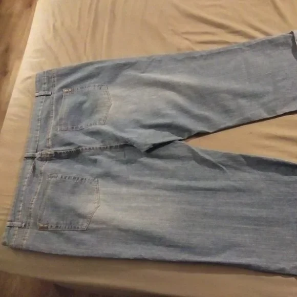 Relativity Womens Capri Jeans Light Blue Stretch - Picture 3 of 4